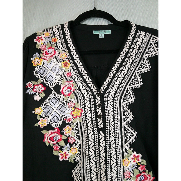 April Sky BOHO Chic Black Floral Embroidered Blouse/Top-Women's 1X - Picture 4 of 10